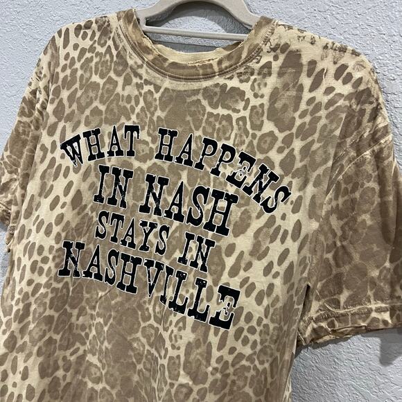 American Highway Leopard "What Happens in Nashville" Graphic Tee Size Large - Picture 2 of 3